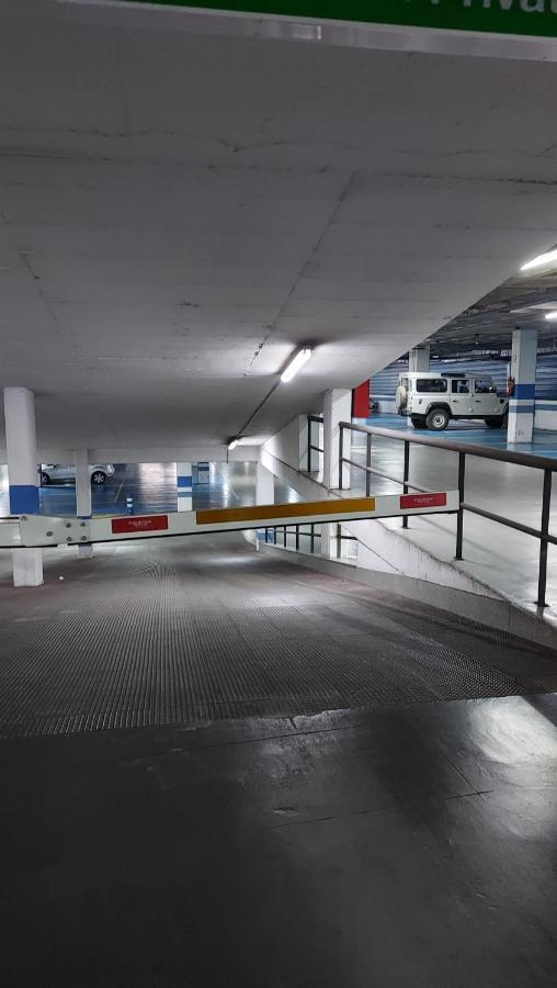 Descalzos Free Parking